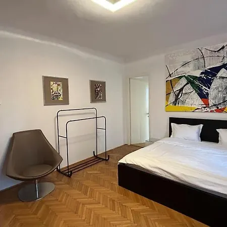 Victoriei Gateway Retreat *