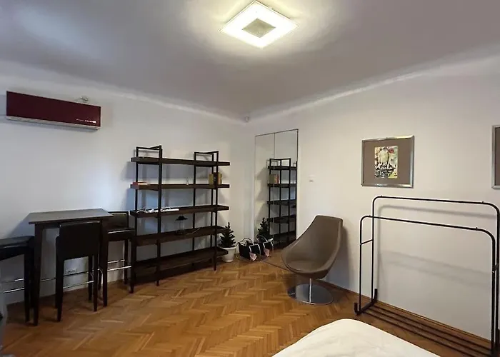 Victoriei Gateway Retreat *