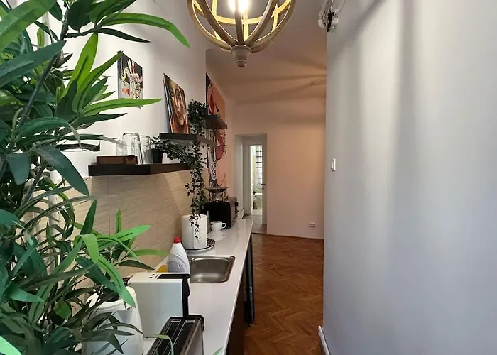 Victoriei Gateway Retreat *